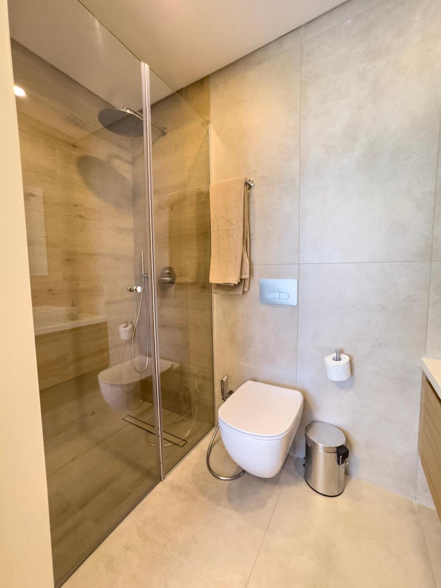 Malberry Park 204 - Modern 2 Bedroom With Pool, Gym, Jaccuzi Apartment Paphos