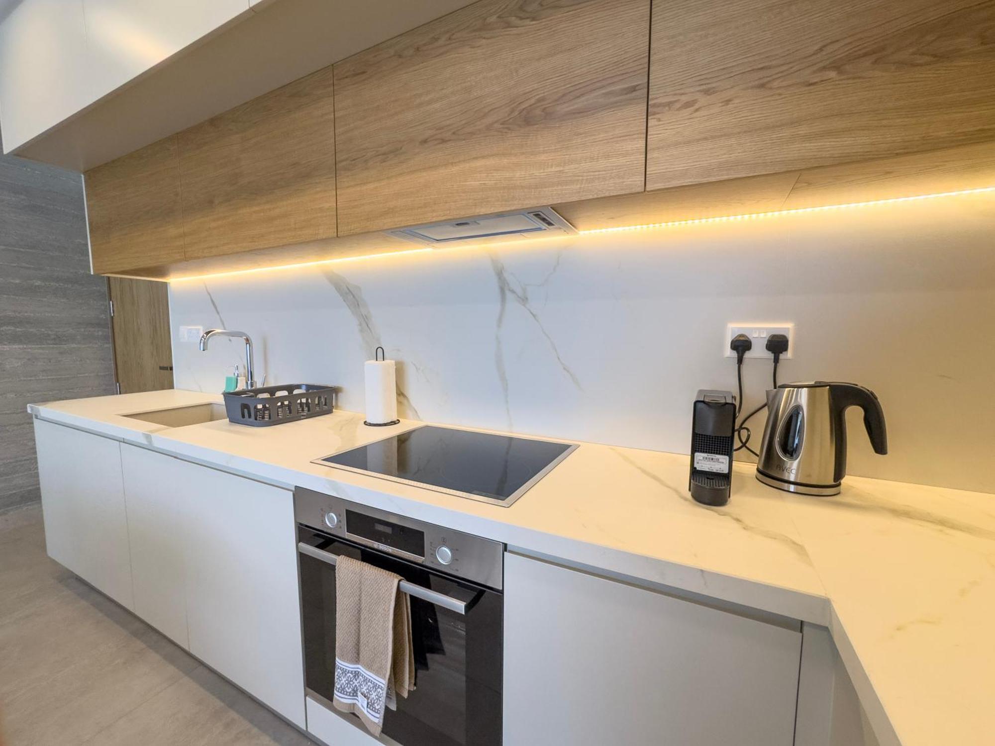 Malberry Park 204 - Modern 2 Bedroom With Pool, Gym, Jaccuzi Apartment